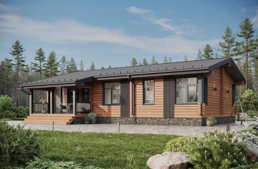 Одноэтажный деревянный дом с тёмной крышей и крытой верандой на фоне соснового леса